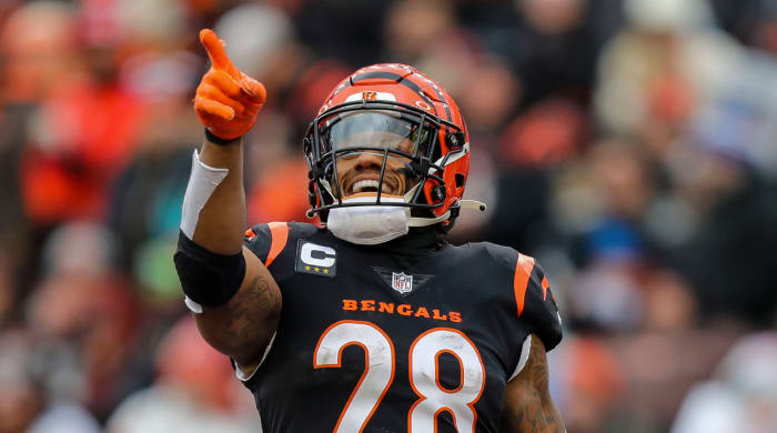 Bengals running back Joe Mixon celebrates scoring a touchdown.